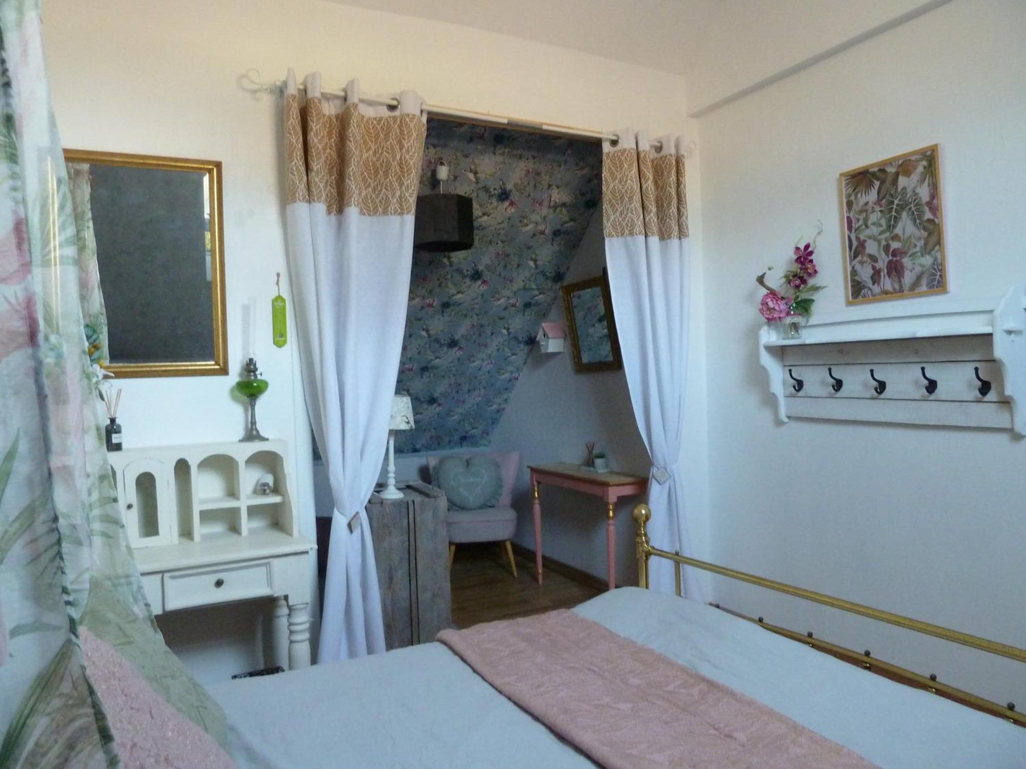 Le Clos Fleuri Segrie Bagian luar foto